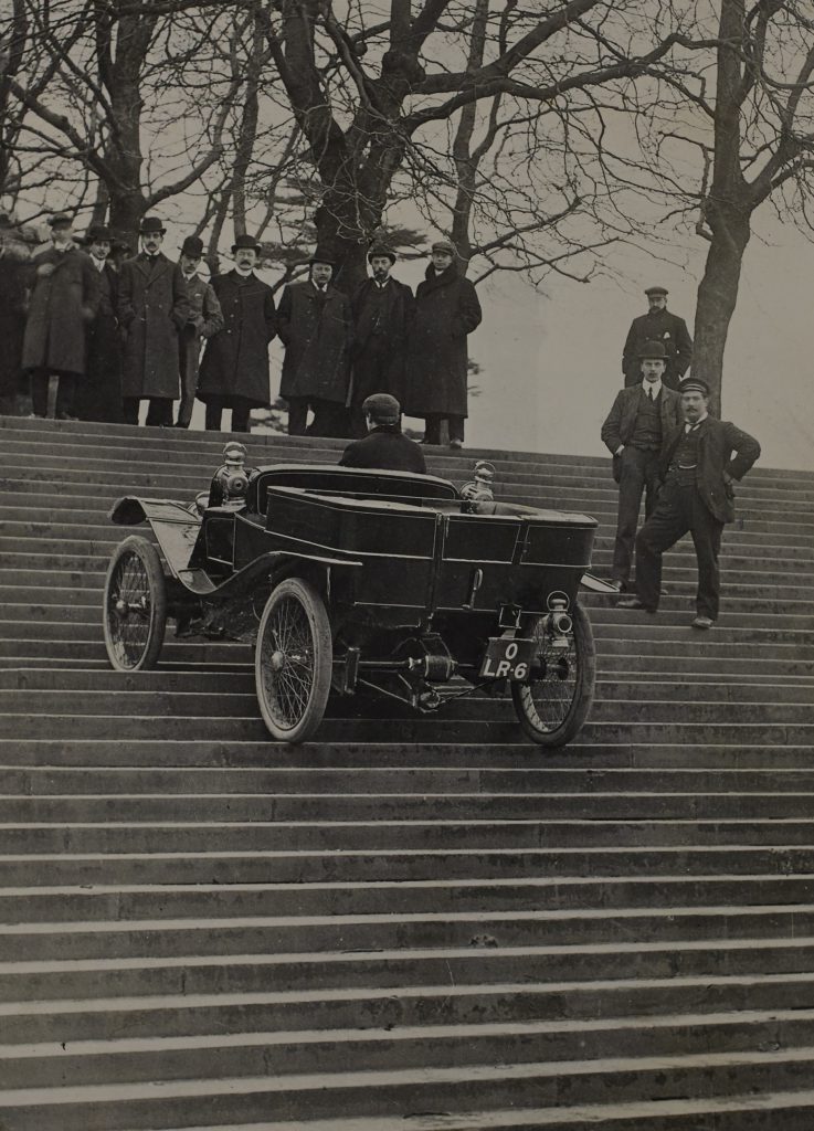 A Lanchester car that appeared in one of the first UK motoring promotional films 1903)